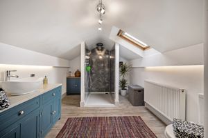 En suite shower room- click for photo gallery